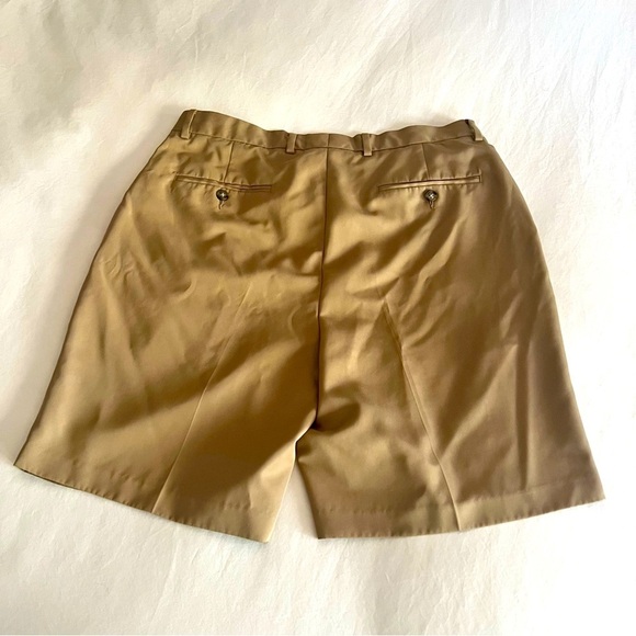 Men’s khaki shorts - Picture 3 of 4